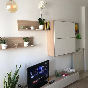  Apartment 999 Italy